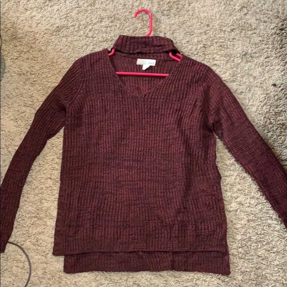 SAUCI: sweater with an attached choker